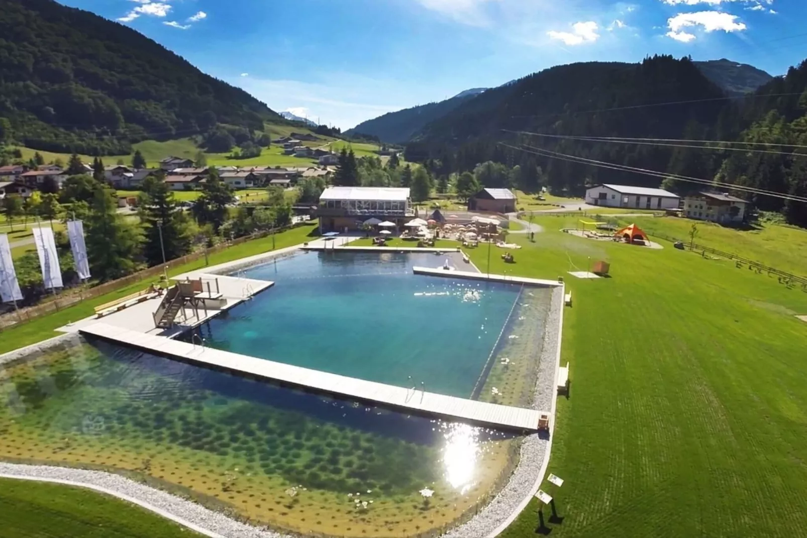 Aangenaam appartement in Klösterle am Arlberg met tuin-Uitzicht zomer