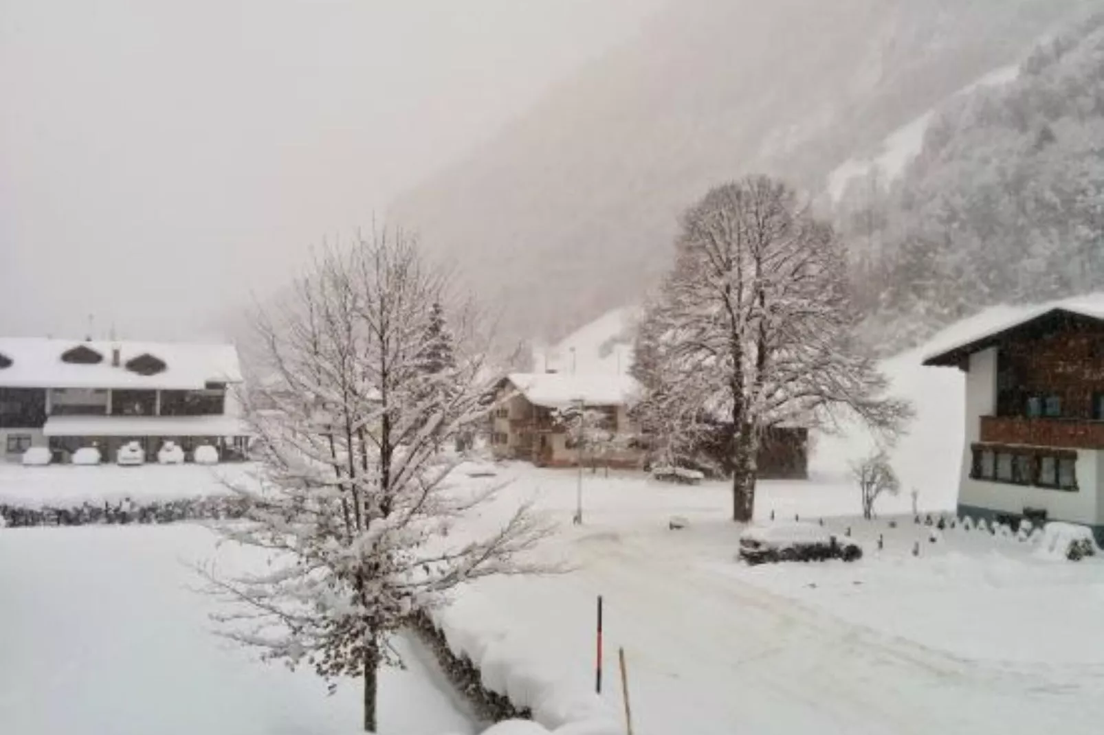 Leuk appartement in Klösterle am Arlberg met tuin-Uitzicht winter