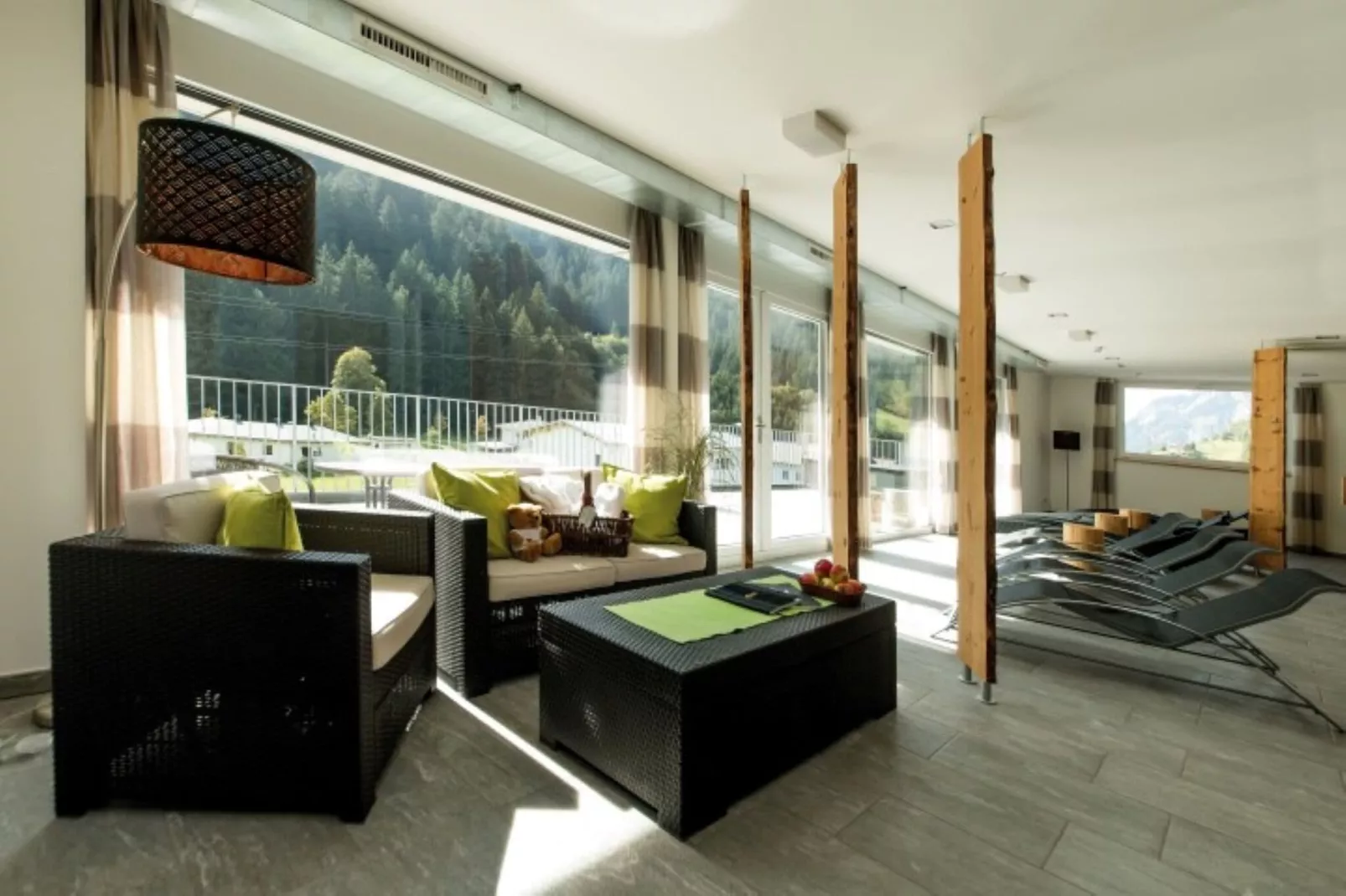 Leuk appartement in Klösterle am Arlberg met tuin-Wellness