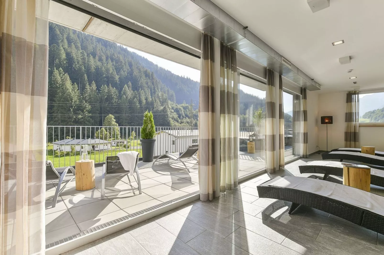 Leuk appartement in Klösterle am Arlberg met tuin-Wellness