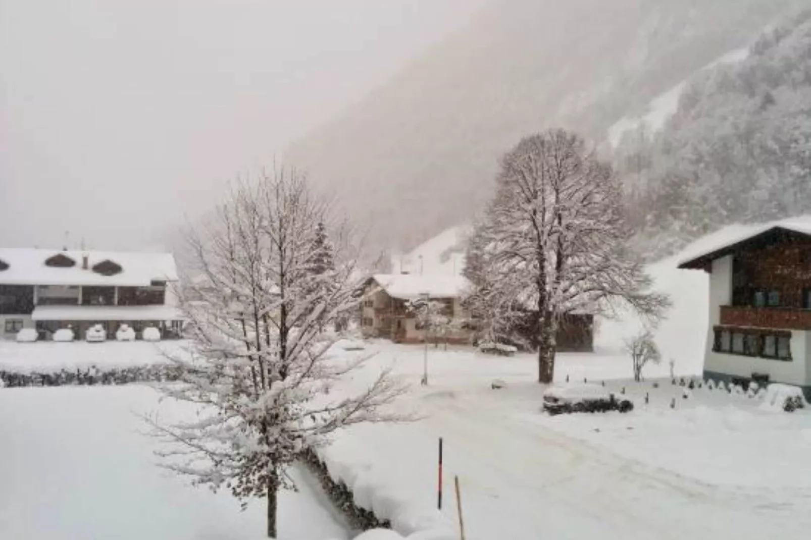 Aangenaam appartement in Klösterle am Arlberg met tuin-Uitzicht winter