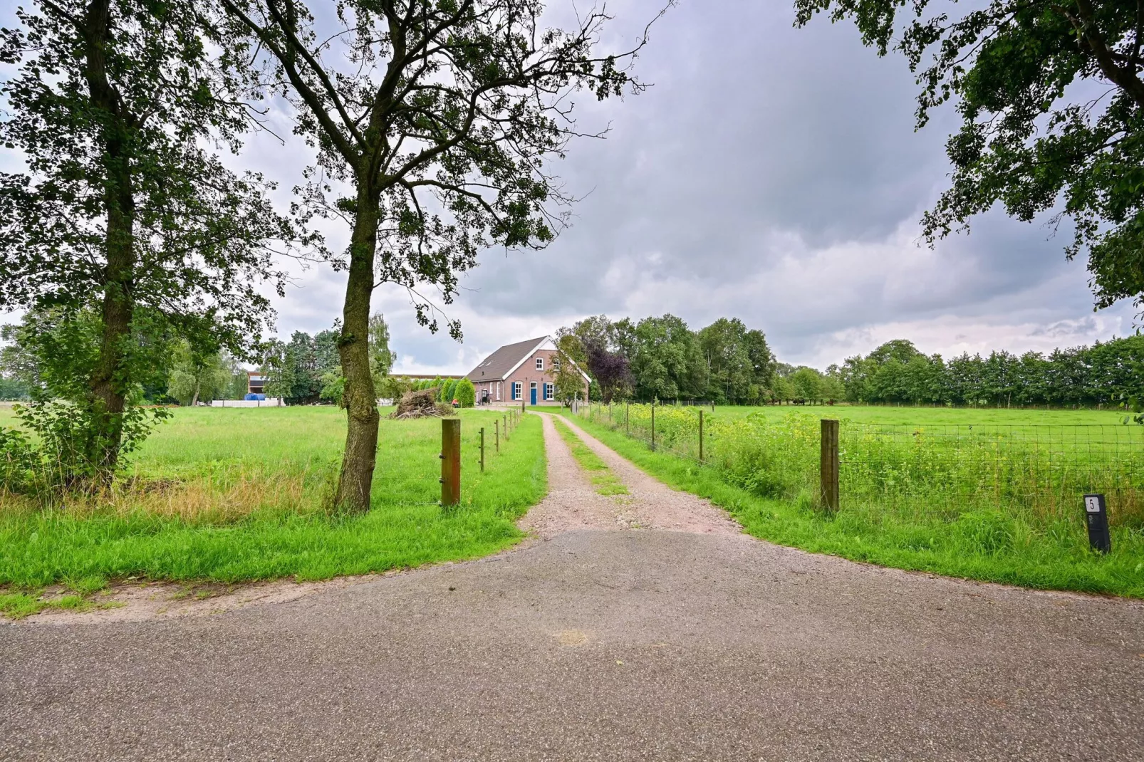 Welskerveen 5-Hal-ontvangst