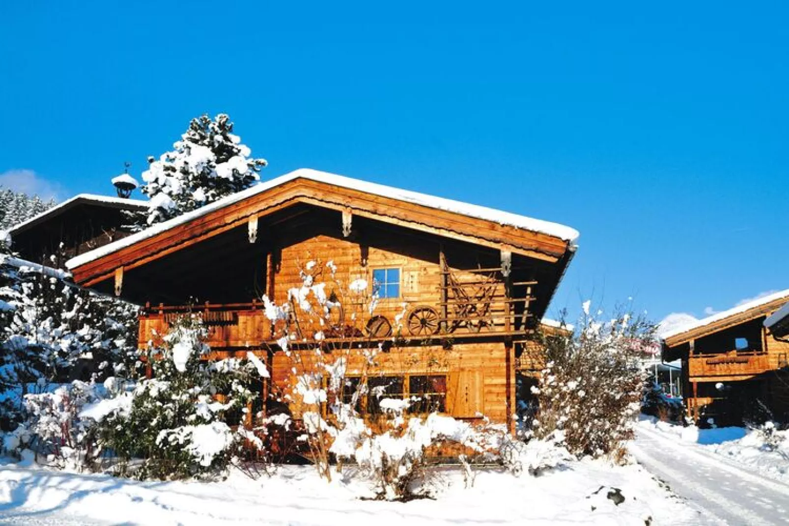 Chalets Almdorf Zillertal Fügen-Haus 10 Personen-Buitenkant zomer