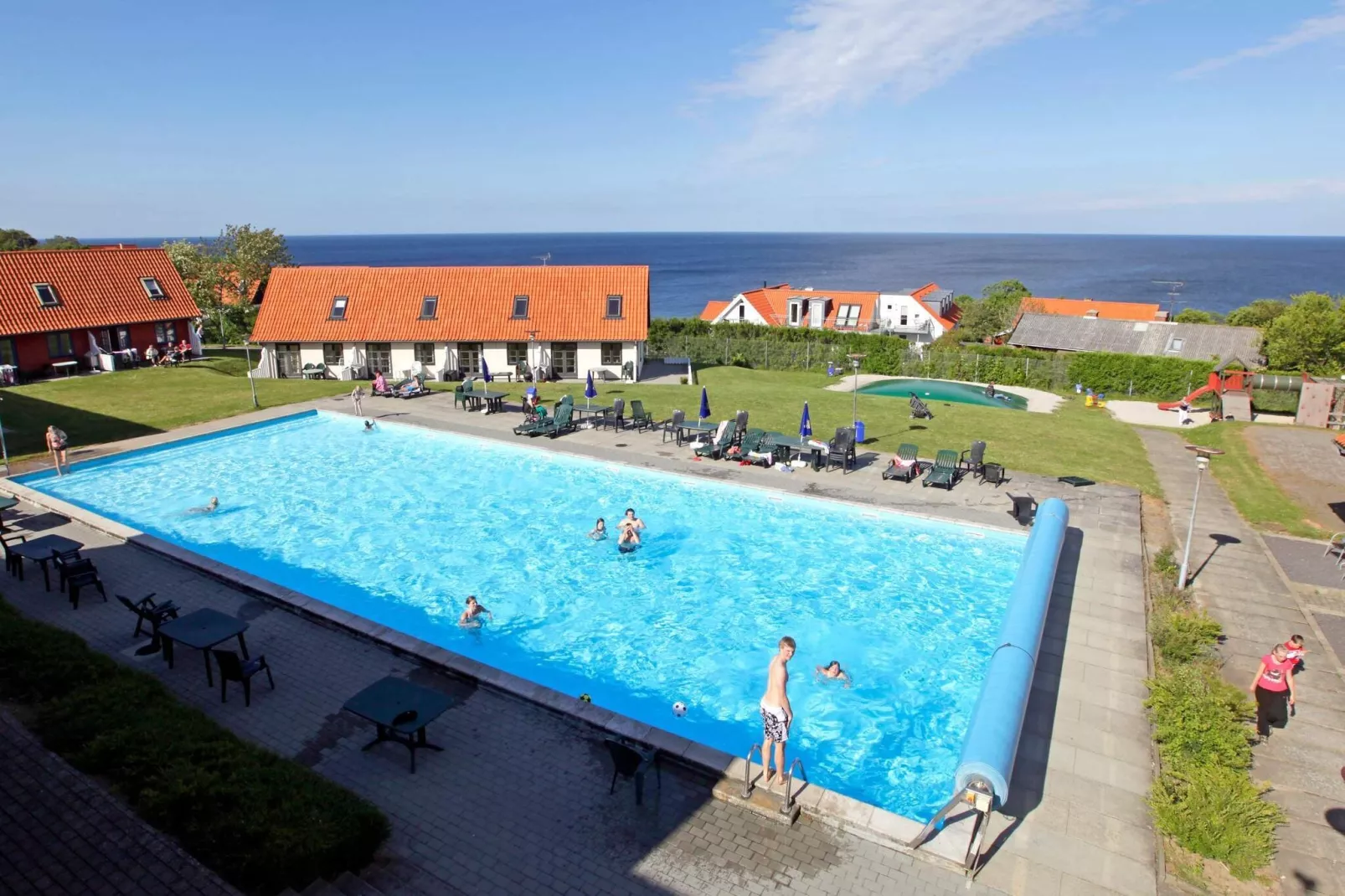 3 room w/seaview-Buitenlucht