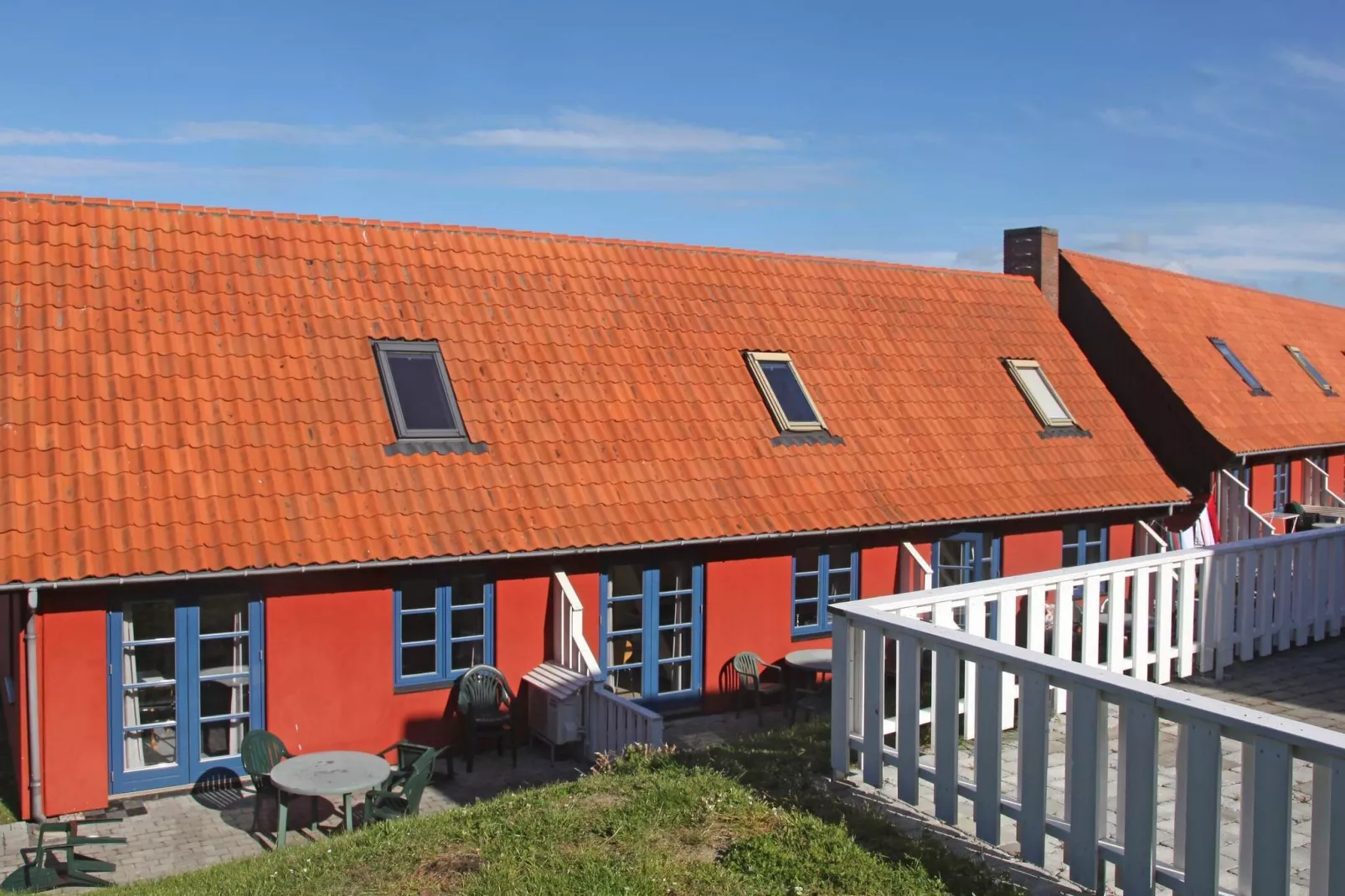 3 room w/seaview-Buitenlucht