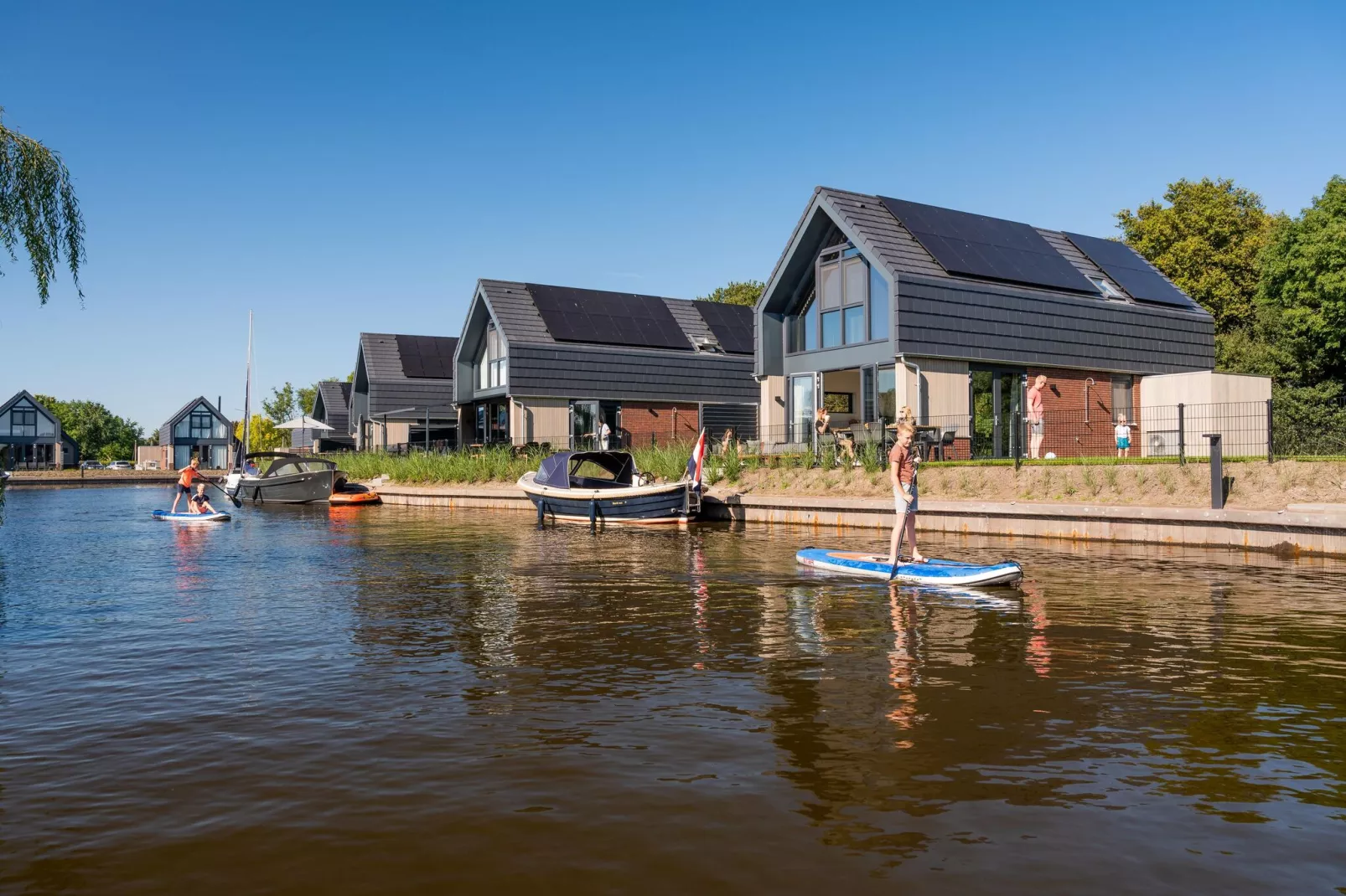 Watervilla Achttjin-Buitenkant zomer