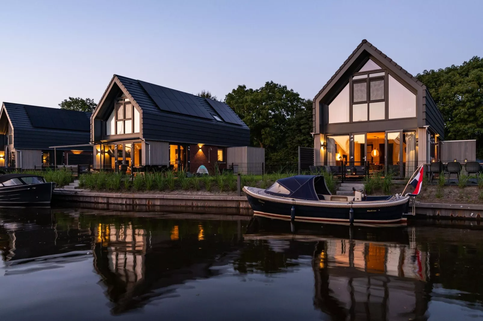 Watervilla Achttjin-Buitenkant zomer