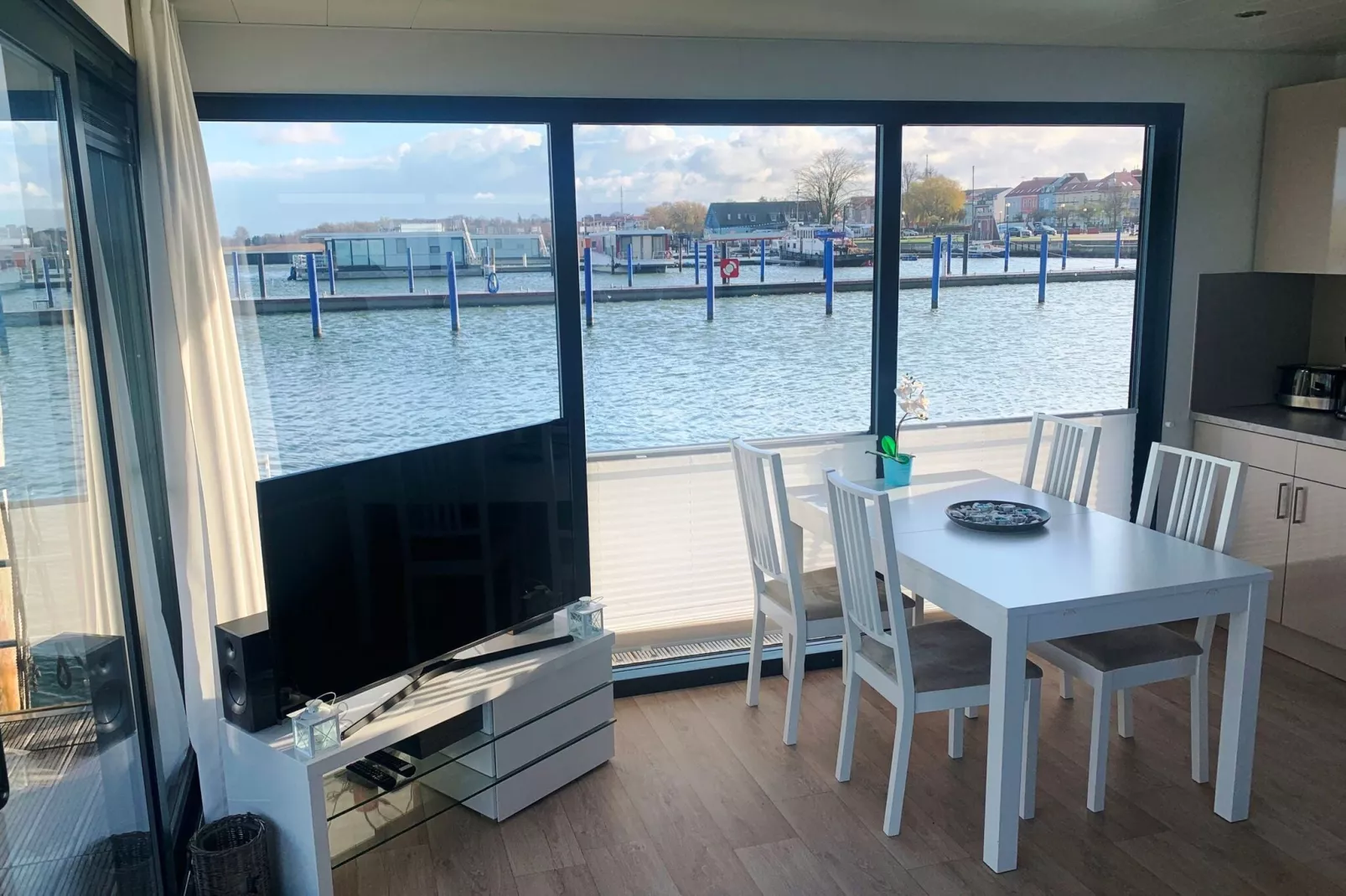 Houseboat Floating House Küstennebel 2 44 m²-Eetkamer