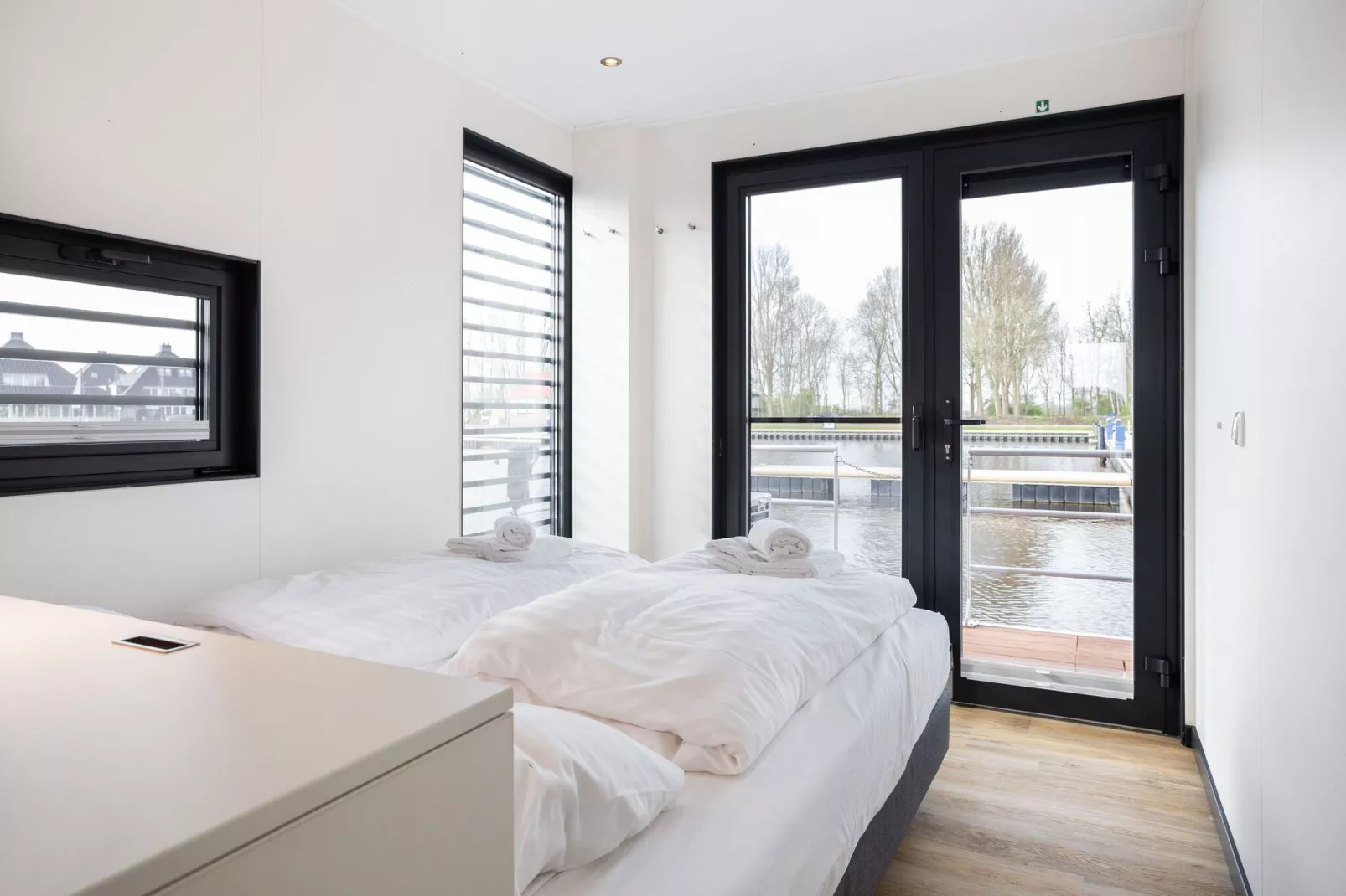 Houseboat 'de Valreep' met tuin - Paviljoenwei 2-Slaapkamer