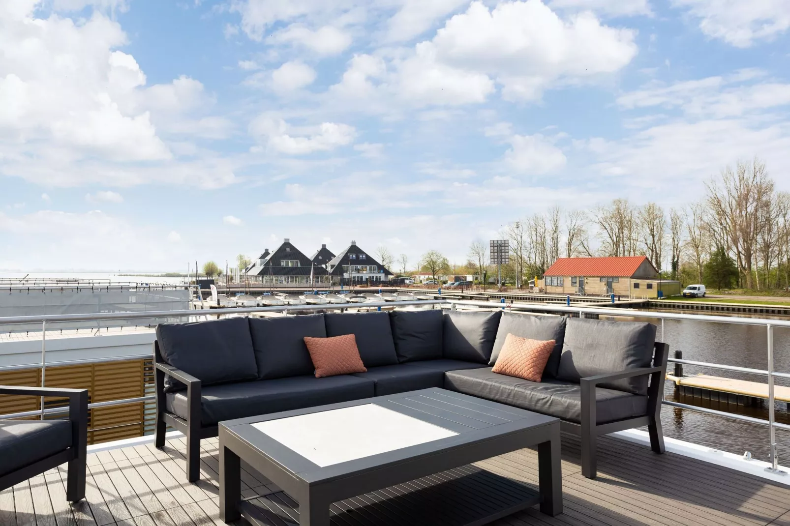 Houseboat 'de Valreep' met tuin - Paviljoenwei 2-Terrasbalkon