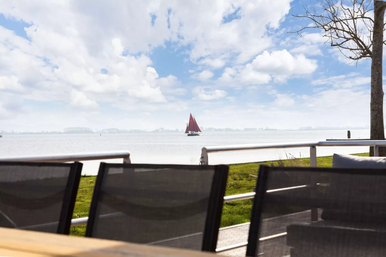 Houseboat 'de Valreep' met tuin - Paviljoenwei 2-Uitzicht zomer