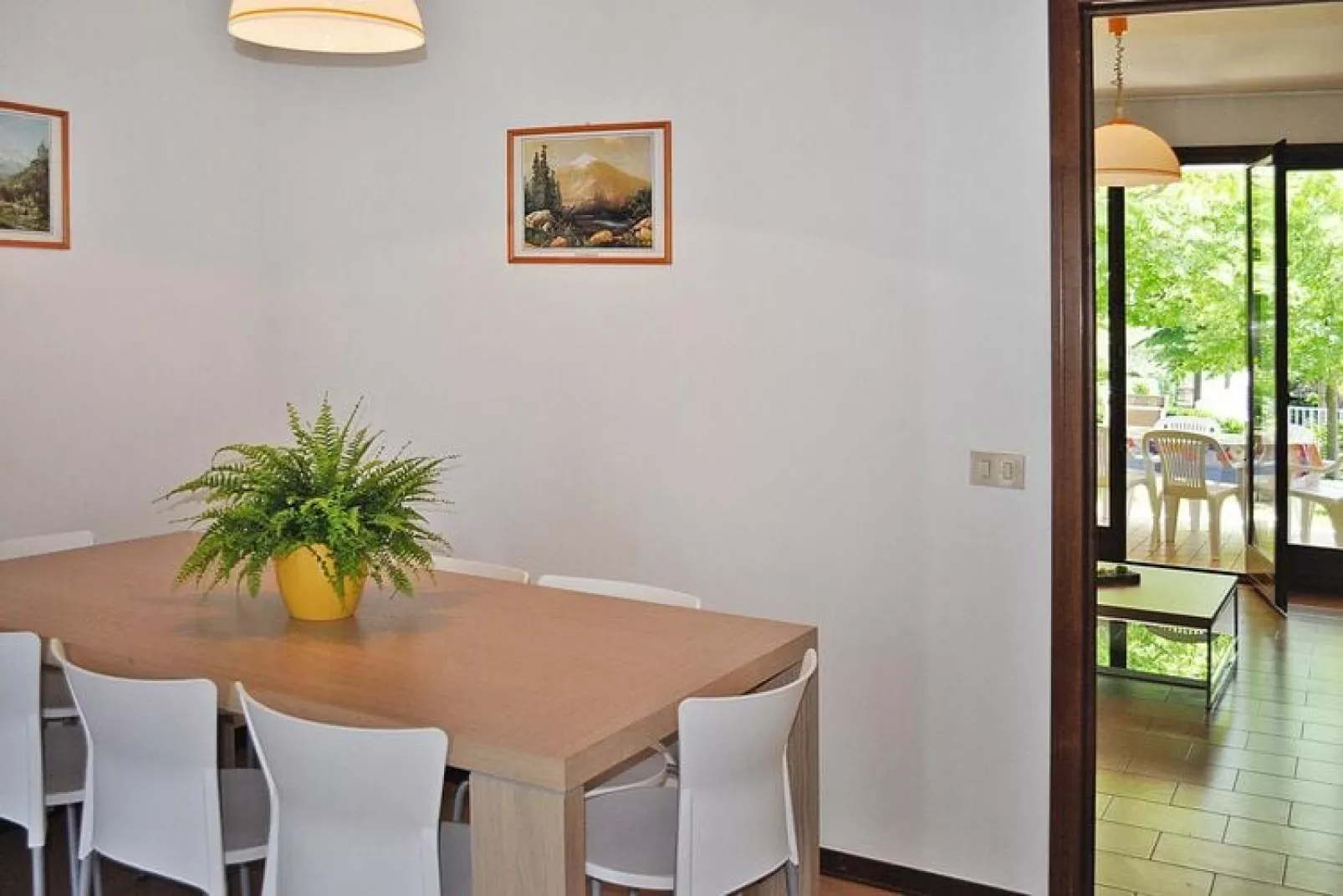 Holiday resort Villaggio dei Fiori, Bibione Spiaggia-C8-Woonkamer