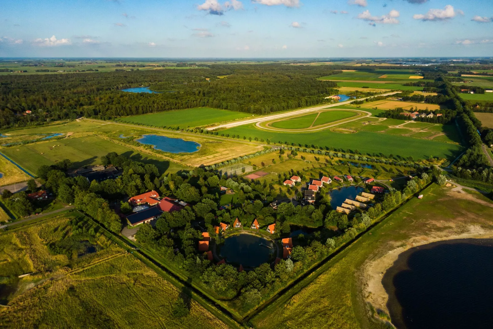 Vakantiepark Eigen Wijze 4-Gebieden zomer 1km