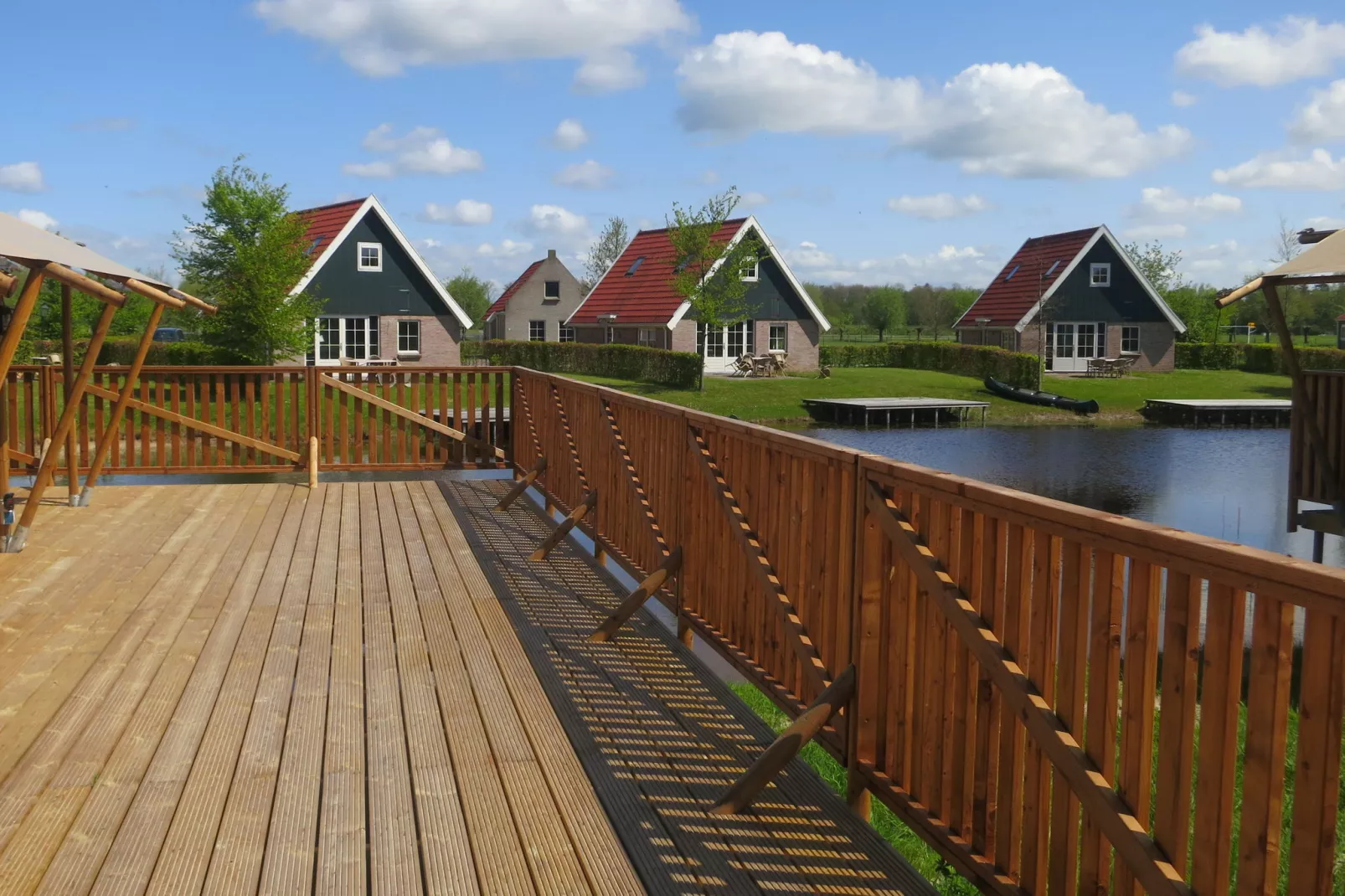 Vakantiepark Eigen Wijze 9-Terrasbalkon