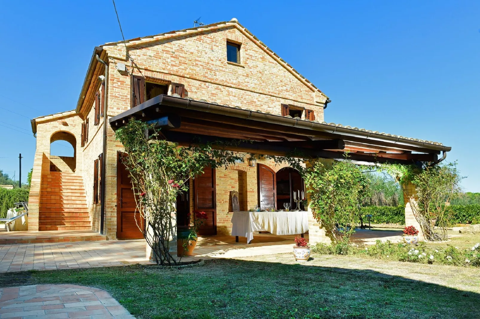 Villa Poggio San Giacomo-Buitenkant zomer