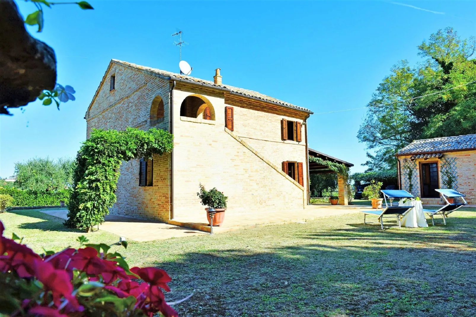 Villa Poggio San Giacomo-Buitenkant zomer