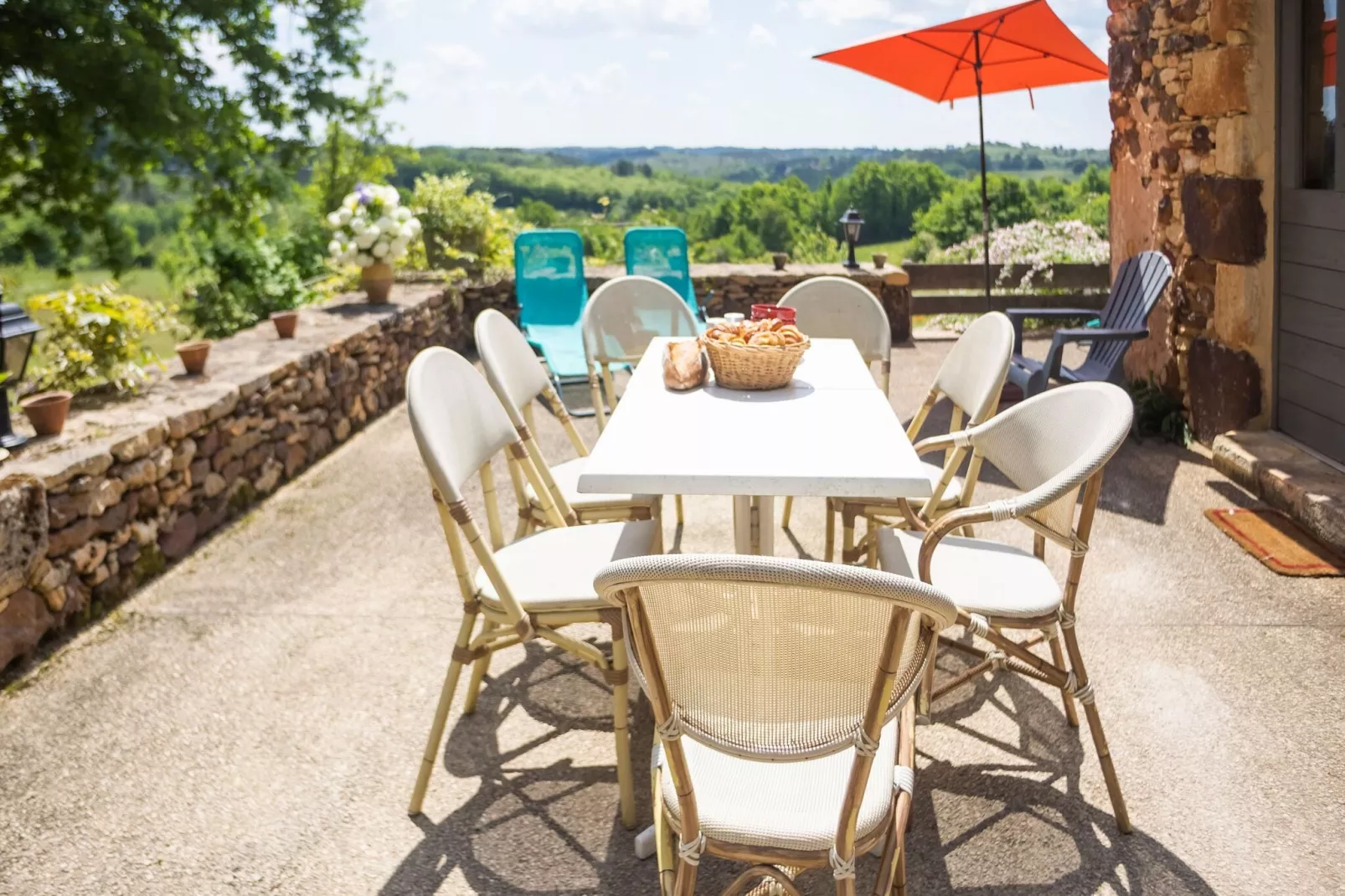 Maison au calme à Mazeyrolles-Terrasbalkon