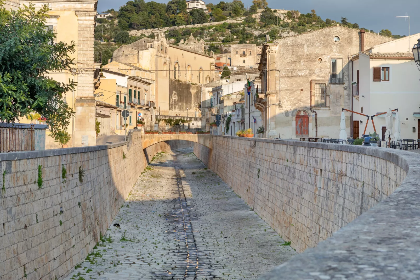 Appartamento in centro a Scicli con balcone-Gebieden zomer 1km