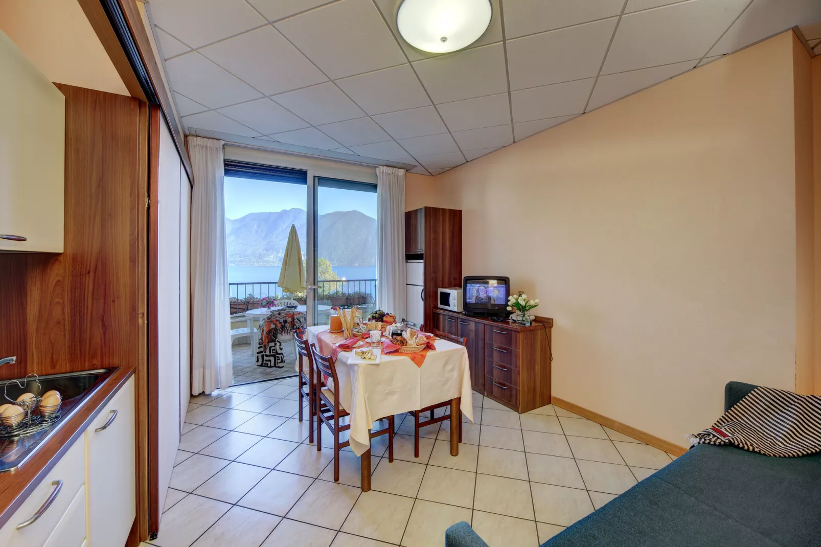 Residence Zust, Verbania Intra-Bilo mansarda-Keuken