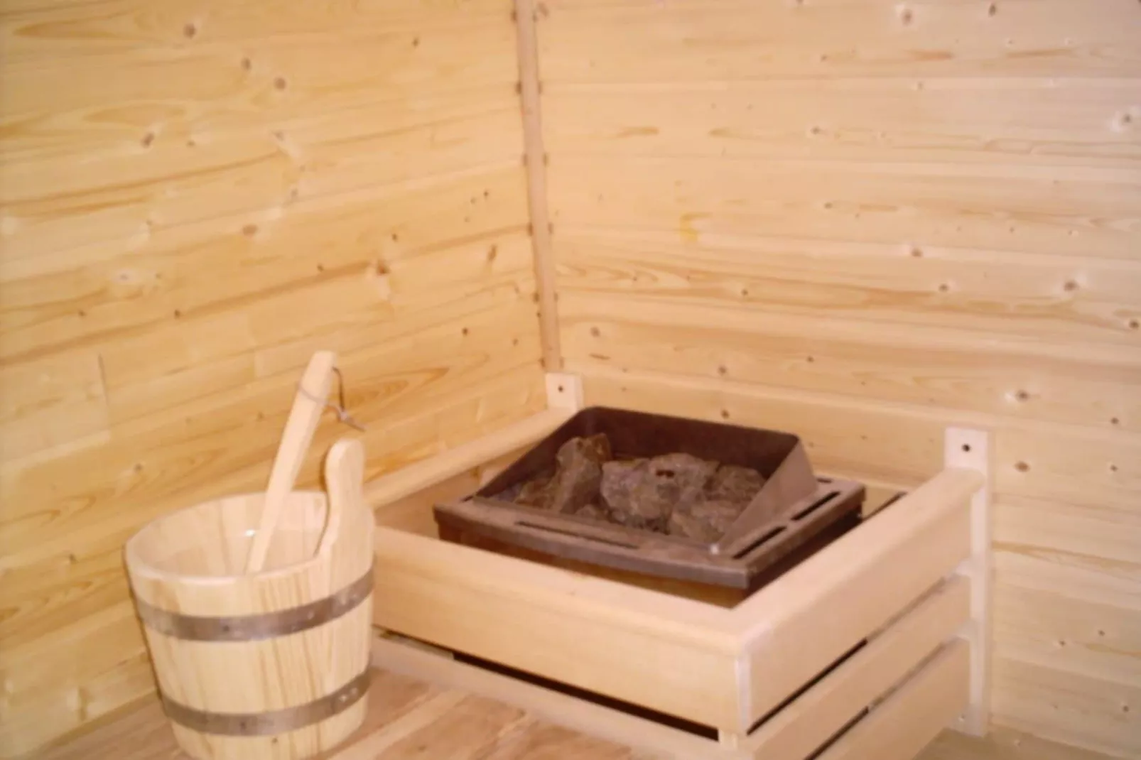 Gezellige bungalow in Börgerende-Rethwisch met een sauna-Wellness