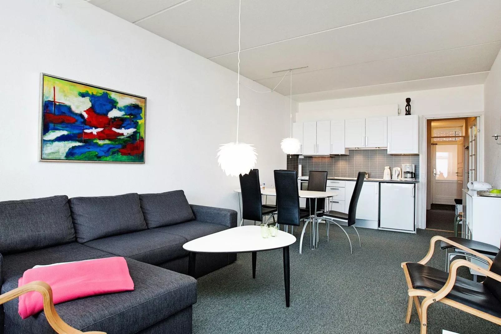 2 room w/seaview-Binnen