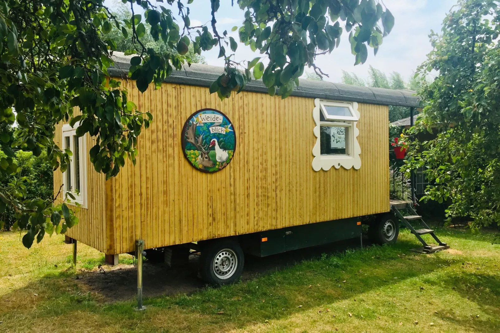 Pipowagen de Weideblick-Buitenkant zomer