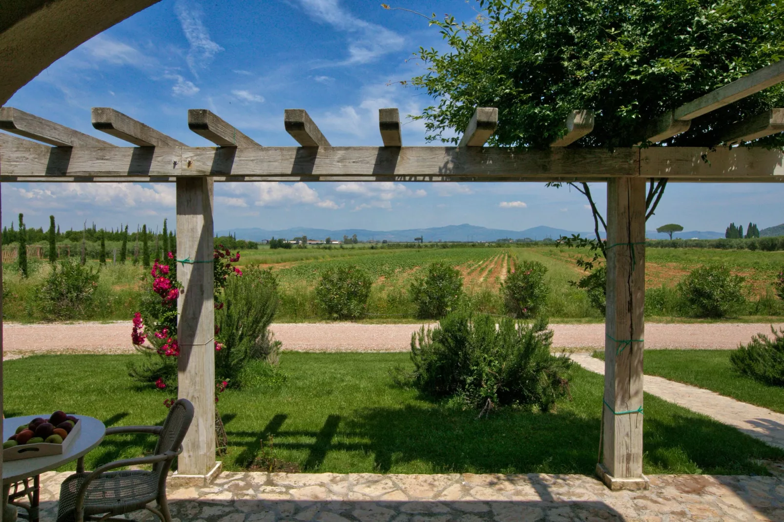 Bozzone Residenza Rossa-Uitzicht zomer