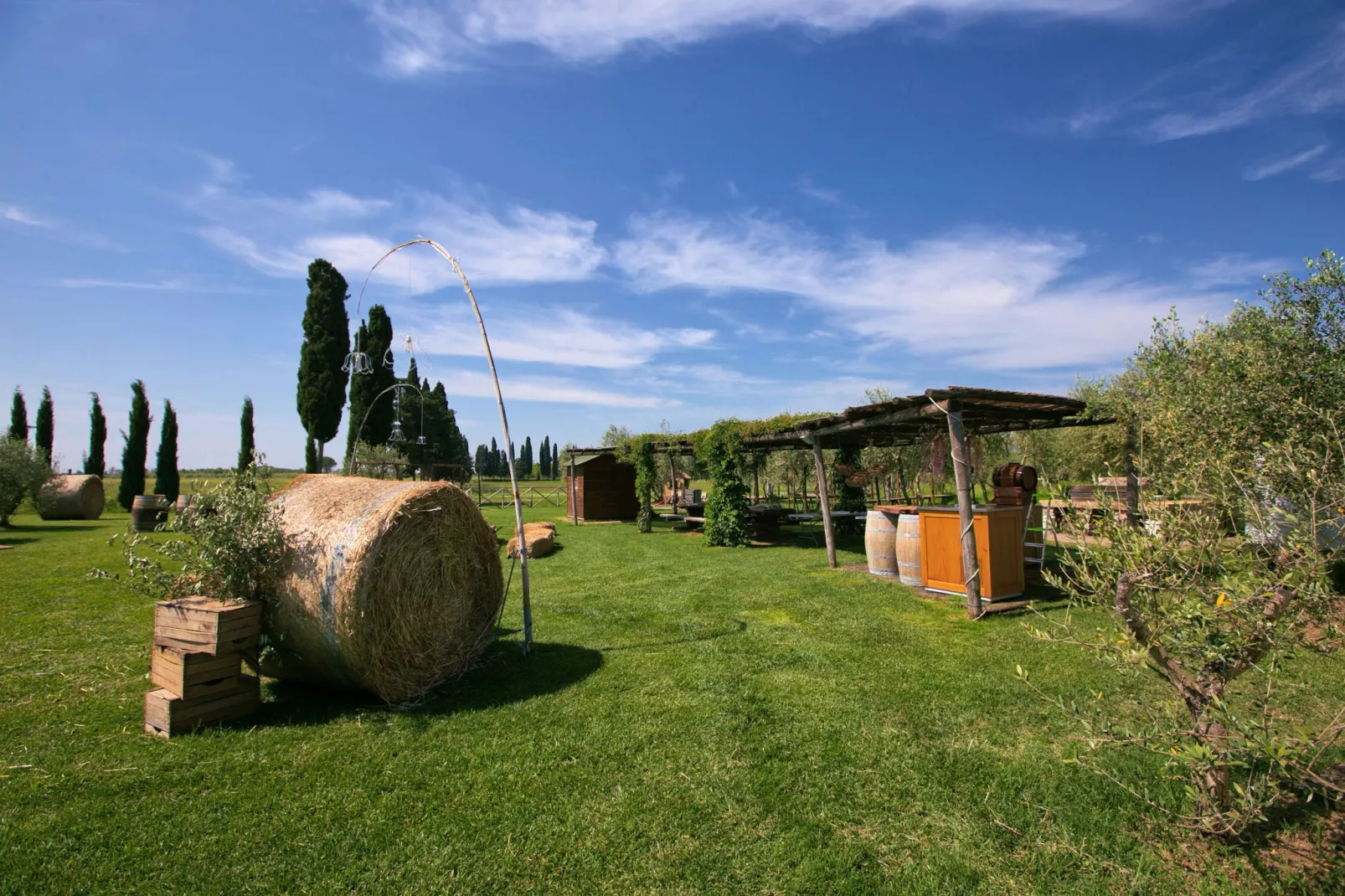 Bozzone Residenza Rossa-Tuinen zomer