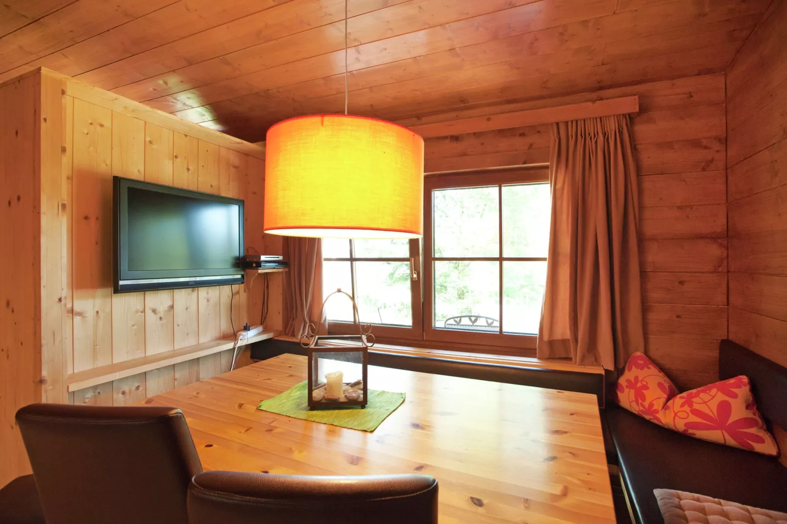 Chalet im Brixental I-Woonkamer