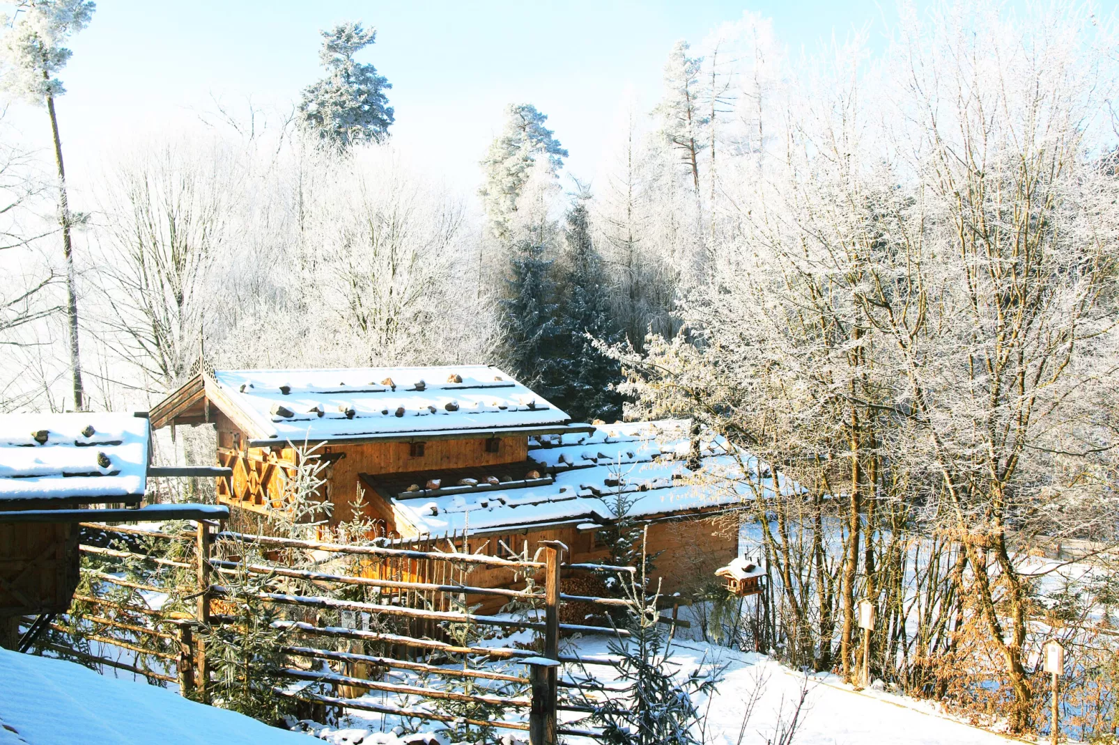 Almhütte-Exterieur winter