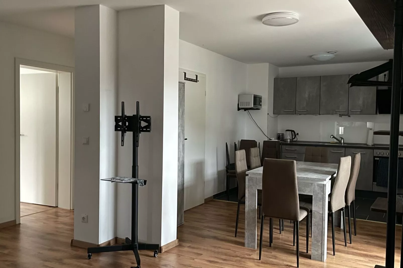 Ferienwohnung Haunsheim links-Woonkamer