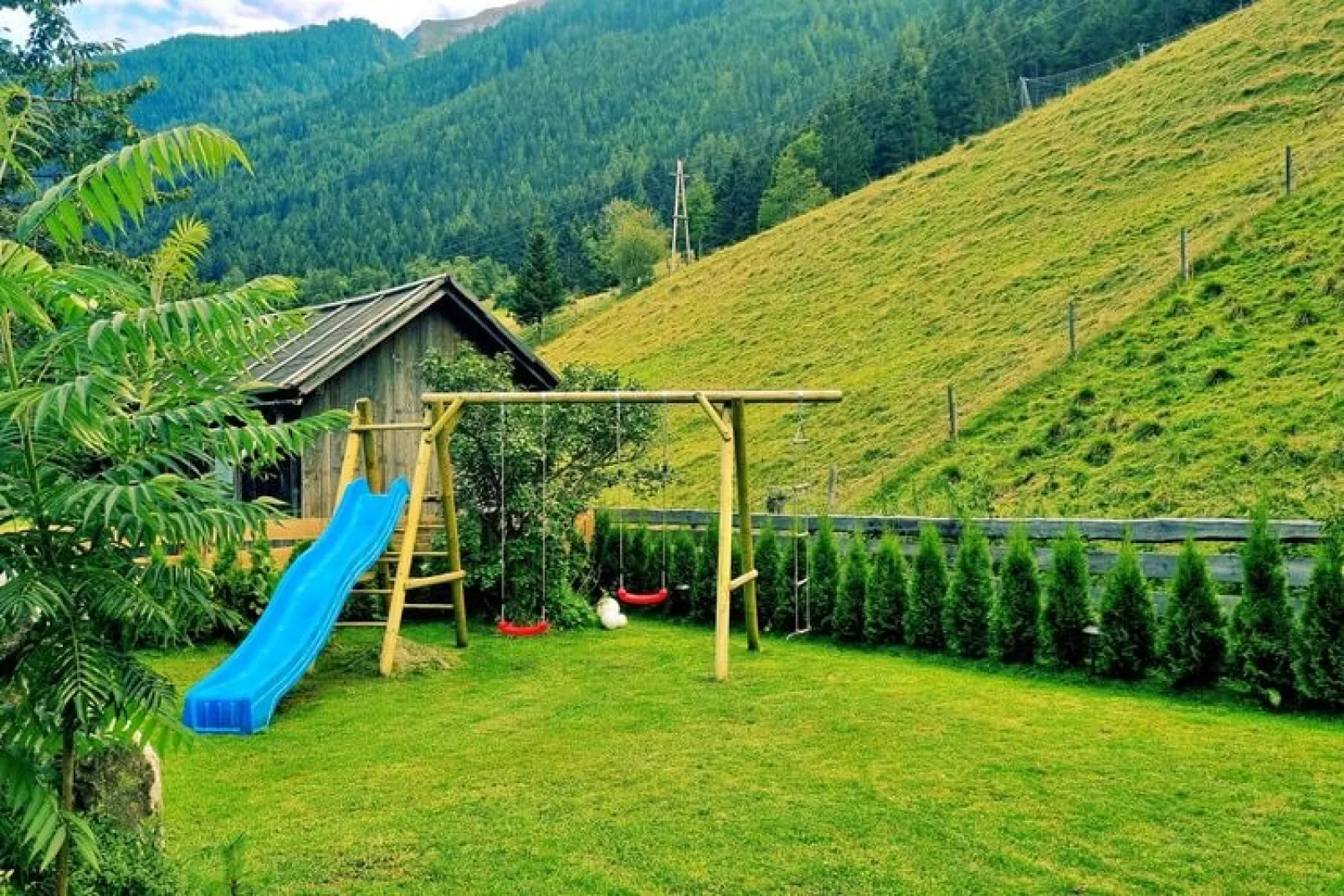 Ferienhaus Krapflgeusche-Buitenkant zomer