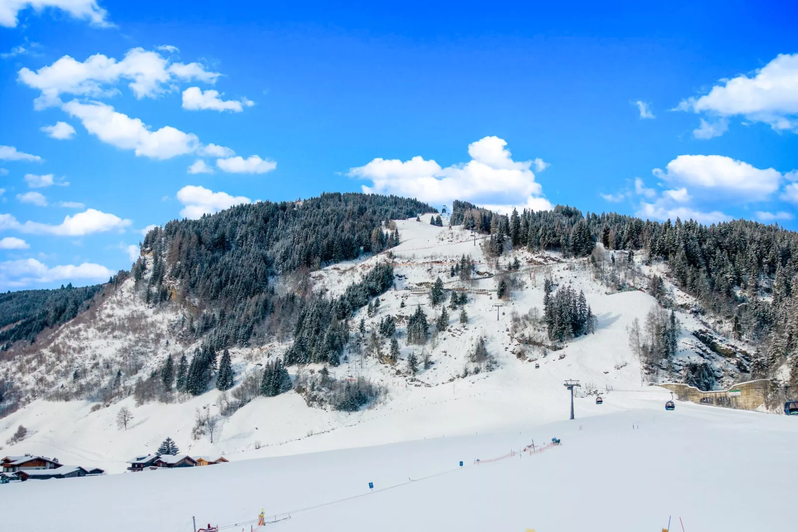 Luxe appartement met sauna, direct aan de skipiste-Gebied winter 1km