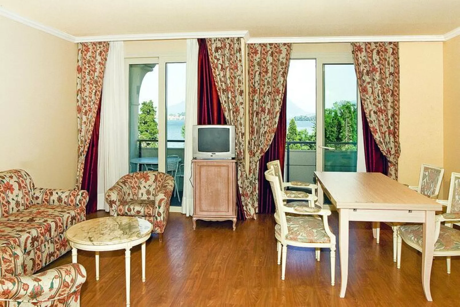 Residence Carl & Do Baveno-Bilo Standard 3 pax-Woonkamer