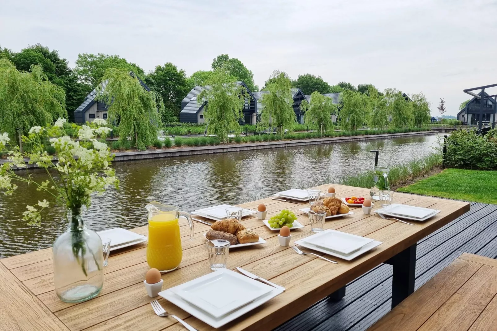 Watervilla Fjirtjin-Terrasbalkon