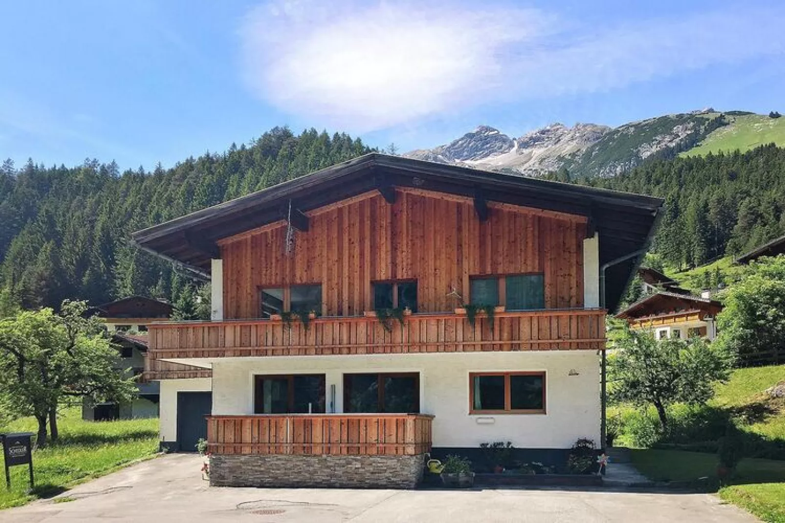 Haus Schedler - Wiesenblick-Buitenkant zomer