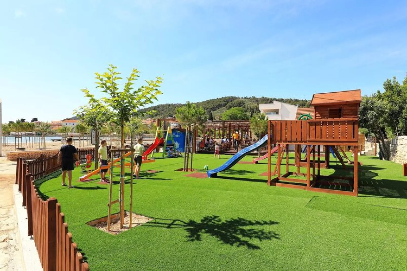 Holiday resort Vile Dalmacija, Preko-2-Raum-App., Superior 2+2, ca. 33 qm, für 4 Pers.-Parkfaciliteiten