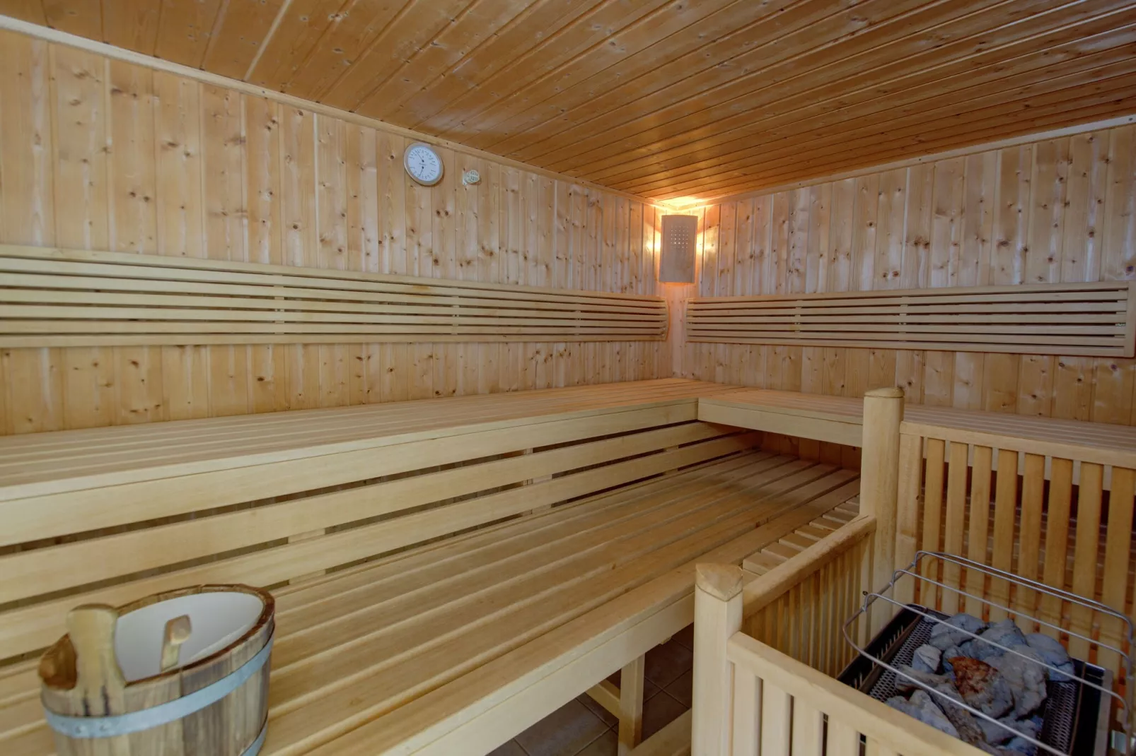 Almdorf Hochlienz - Alm 40 - 6 Personen-Wellness