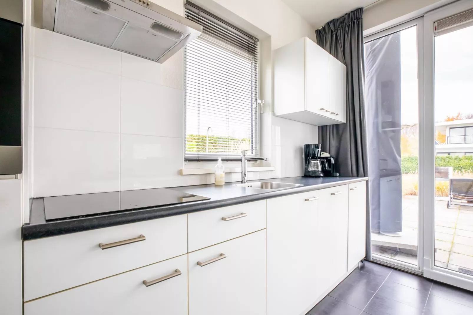 Villa Sunshine Harderwijk 234-Keuken