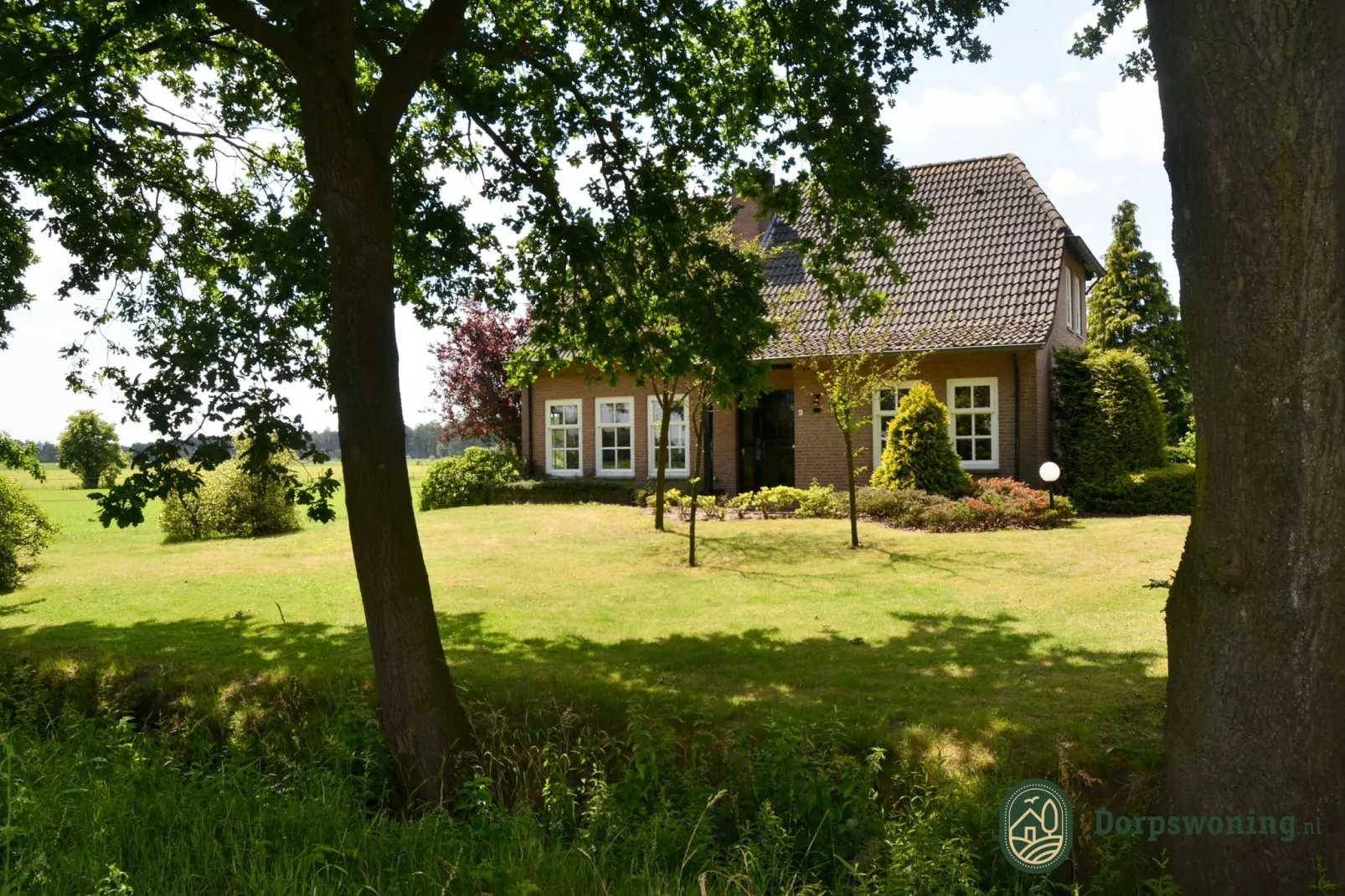 Dorpswoning De Plek-Buitenkant zomer