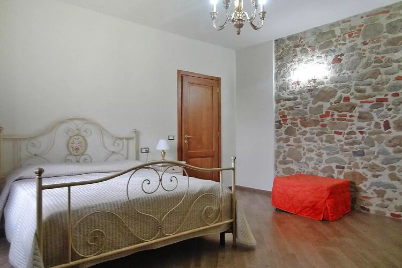 Agri-tourism Giugnano Poggio del Sole Lamporecchio-4-Raum-App Typ AD ca 140 qm-Slaapkamer