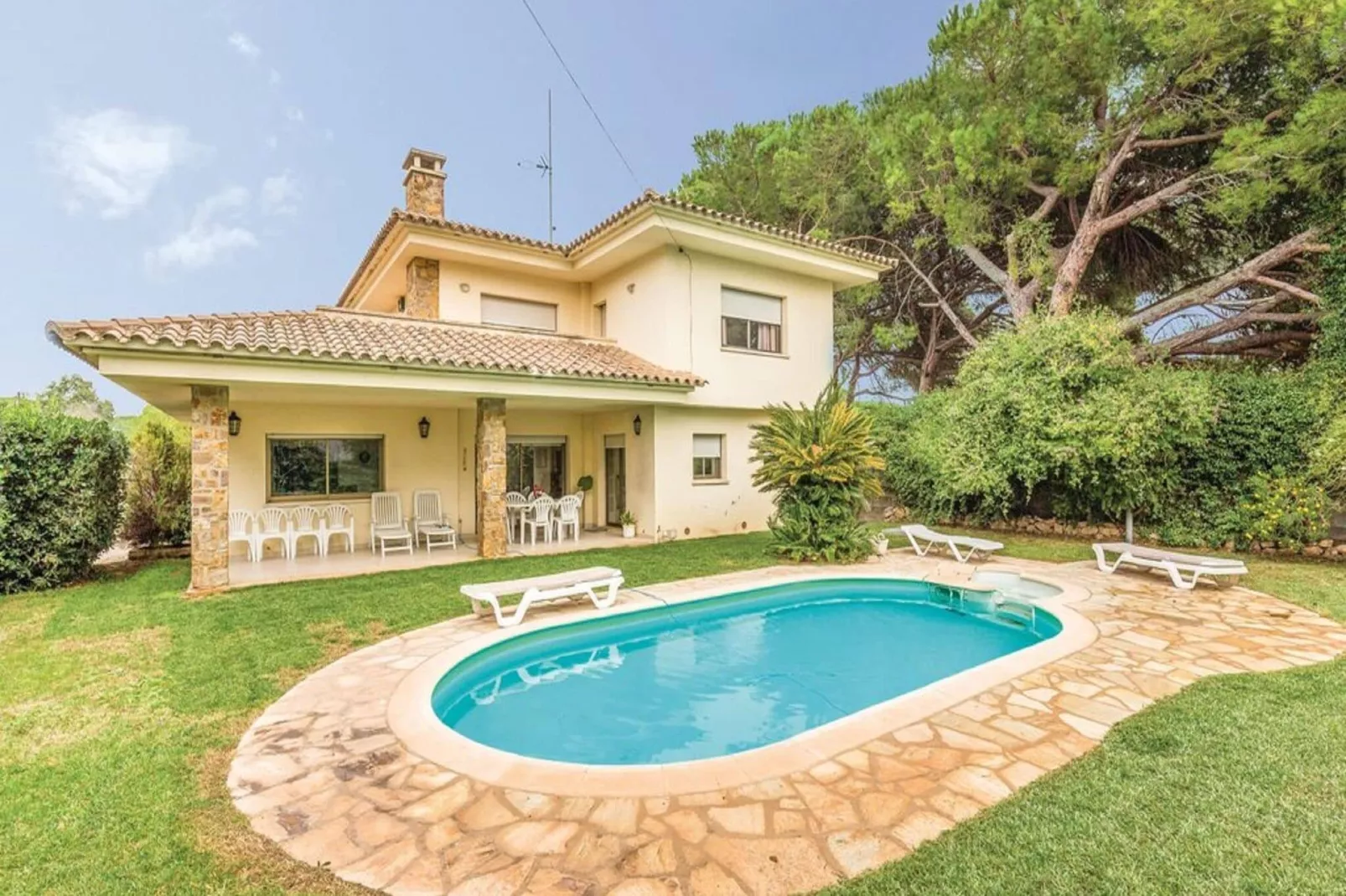 Casa con piscina y jardín L'Escala