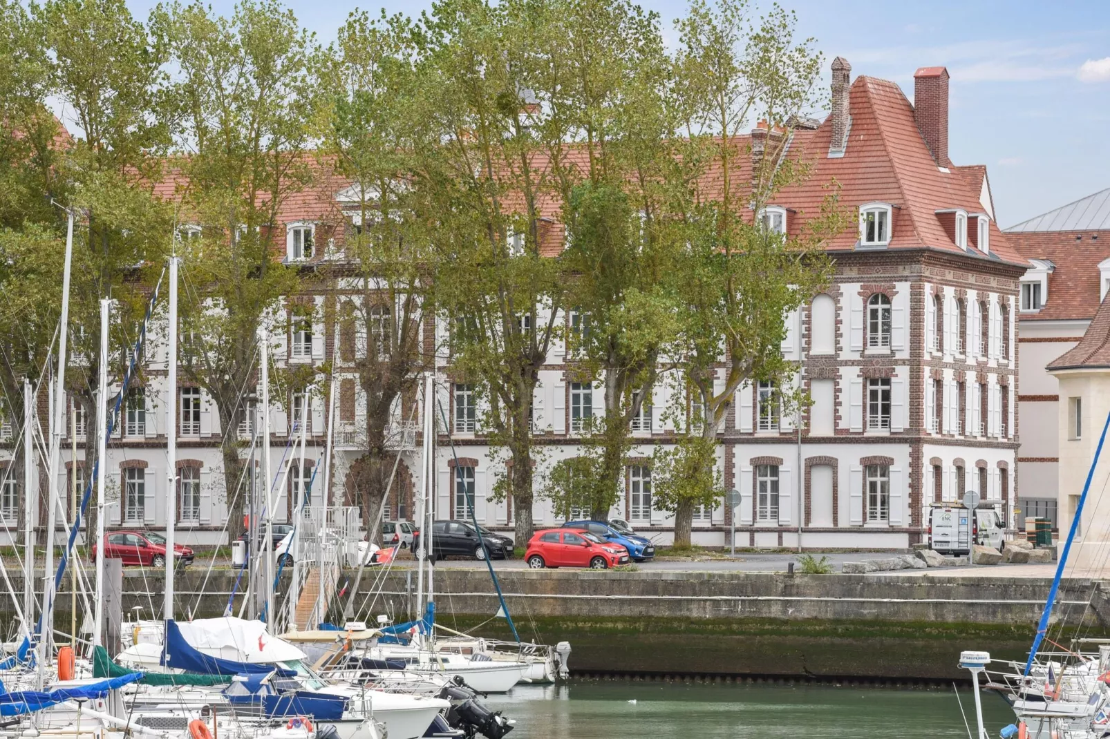 Residence Presqu'Ile de la Touques Deauville - 48S 8 p - 3 bedrooms  - terrace or balcony - vue port-Buitenkant zomer