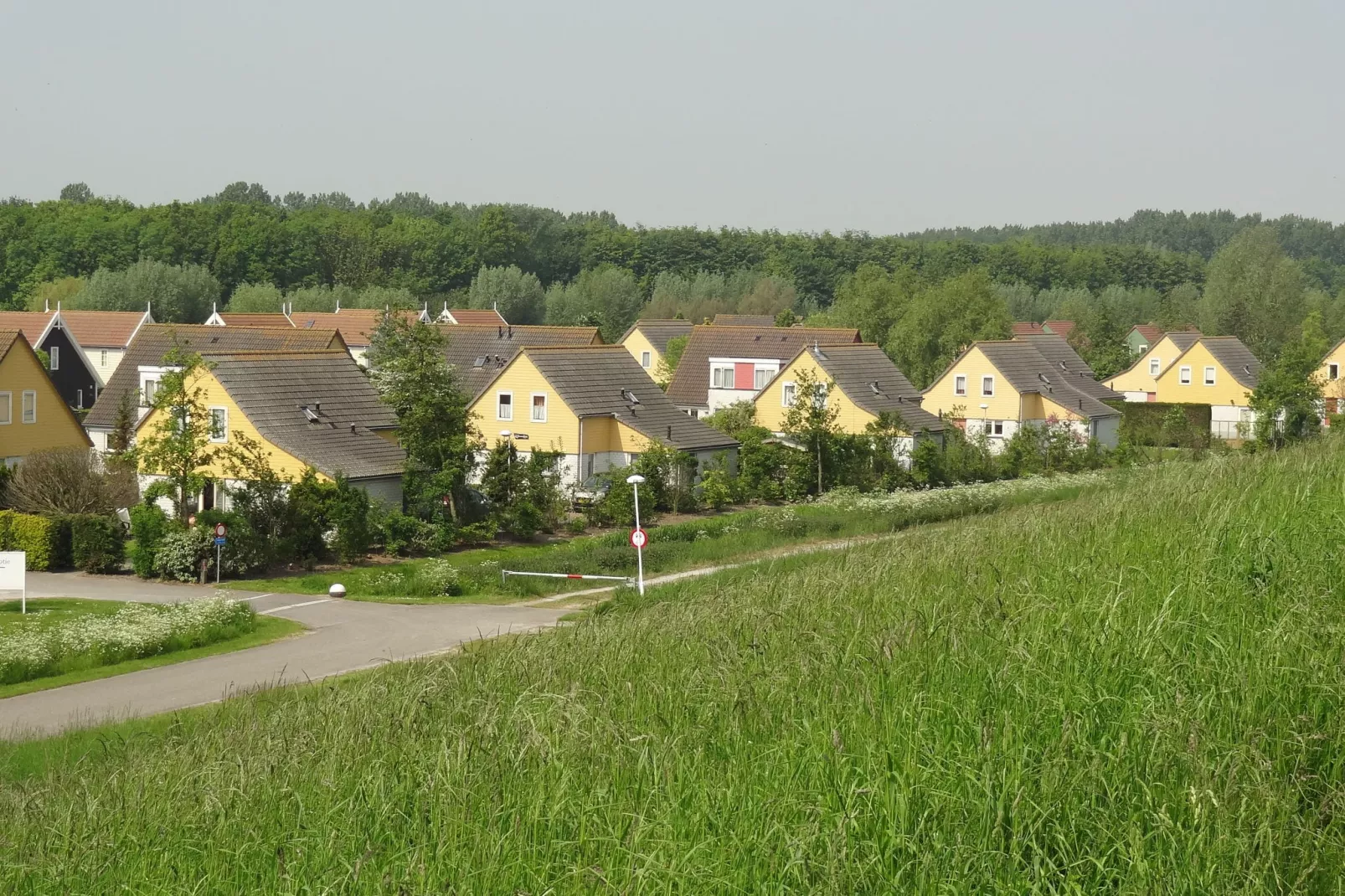 Villapark De Oesterbaai 48-Buitenkant zomer