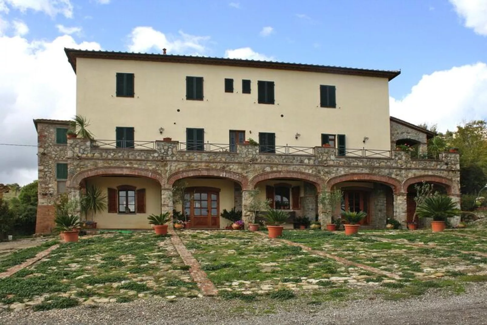 Agritourismo La Chiusa Chiusdino-Vigna Vecchia-Buitenkant zomer